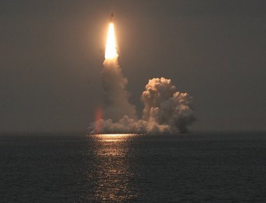 Αρκτικός Ωκεανός: Ρωσικό υποβρύχιο κλάσης Borei εκτόξευσε βαλλιστικό διηπειρωτικό πύραυλο